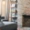 Boat House - Beautiful Custom Space, Two King Beds