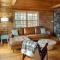 Modern Log Cabin with Vineyard Views - Penn Yan