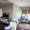 Two bedroom ranch with private deck close to beach - ليك وورث
