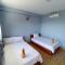 Roomy Guesthouse