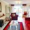 Amazing Family Cottage Just mins to Beach & Attractions, 3 bed, Sleeps 5, Large Garden, Off Road Private Parking, Fab Free WiFi & Pets are Welcome too! The Perfect Family holiday Getaway!