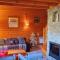 Chalet à Montalbert: 3 Chambres, Mezzanine, Cheminée, Cuisine Équipée, Parking - FR-1-755-7