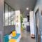 Chambre spacieuse dans maison design - 圣埃尔布兰