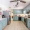Golden Isles Lrge Home- Huge Pool, Hot Tub, Game Rm