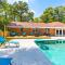 Golden Isles Lrge Home- Huge Pool, Hot Tub, Game Rm