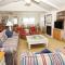 SA227, When Pigs Fly- Oceanfront, Ocean Views, Close to Beach Access, SUN-SUN - Sanderling