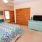 SS5, Chez Shea- Semi-Oceanfront, Ocean Views, Private Pool, Close to Beach Access