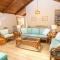 SS11, Shor-Ten-Sweet- Oceanside, FRI-FRI, Private Pool, Close to beach!