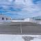 apartamento con piscina con vista al mar