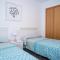 Chalet con piscina solo para familias