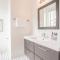 Light and Airy, Spacious 2B 2Bath Downtown City View