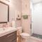 Light and Airy, Spacious 2B 2Bath Downtown City View