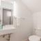 Art Deco 1000sqft Condo Downtown with Gated Parking