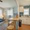 Steps to Beach & Downtown! Cozy Beach Bungalow #1