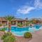 H4 Coral Springs Resort sleeps 8 guests, 3bd and 2 bathrooms with an outdoor fireplace - Hurricane