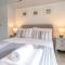 Holiday Home Issey Cottage by Interhome