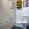 Central 2-bedroom apartment, Montrose