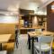 B&B HOTEL CHARTRES Le Forum - 沙特尔