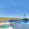Murrells Inlet Condo with Balcony and Pool Near Pier! - Myrtle Beach
