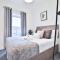 StayRight 2 Bedroom Flat with Private Parking on Waterfront - Barry