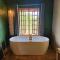 Amare Cabin in the bush with all your needs!
