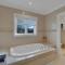 Luxury 4BR - Pool Table - 10 min to Yorkdale Mall