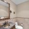 Luxury 4BR - Pool Table - 10 min to Yorkdale Mall