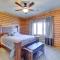 Large Deck and Mountain Views Prescott Getaway!