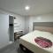 APÊ 102, 2 QUARTOS, TÉRREO | WI-FI 600MB | RESIDENCIAL JC, um lugar para ficar.