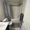 The Waterfront cozy 1 bd suite in Rockland Park, Tuscany NW