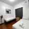Group house with views of the salt pool and spa - Mitcham