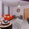 PRIME City Centre Location, THE JUKE BOX SUITE, Secure Gated FREE Parking Space, Unique STYLISH Apartment, Two Bathrooms