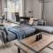 Downtown Apartment with Underground Parking, Netflix, Fully Equipped Kitchen, Walk to 17th Ave, Sleeps 4, Perfect for Foodies and Tourists
