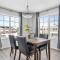 4 Bedroom Town Home with Free Banff Pass, Garage Parking, Fast WiFi, Smart TV with Netflix, Fully Equipped Kitchen, Sleeps 10, Ideal for Families