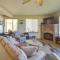 Quiet Waterfront Escape with Hot Tub and Beach Access! - 戈尔德比奇