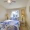Quiet Waterfront Escape with Hot Tub and Beach Access! - 戈尔德比奇
