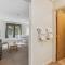 Cedarbrook Deluxe one bedroom suite with outdoor heated pool 21416 - 基灵顿