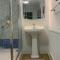 The Totnes Guest House. Upstairs at Zappa's - توتنس