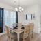 Chic Townhouse by LSU