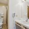 Cedarbrook One Bedroom Suite 11416
