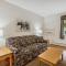 Deluxe one bedroom suite located on first floor with outdoor heated pool 11517