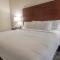 Cobblestone Hotel & Suites - Lamar
