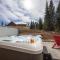 Newly built Luxury Home, 5-Star Finishes, SHUTTLE to slopes, backs to Breckenridge Nordic Center! - 布雷肯里奇