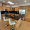 Mod2bd2ba ShowstoprViews. BBQ. Garage.