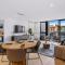 Designer Apartment - giant terrace - city location - Hobart