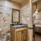 Joyful Cottage, Pickleball Court, Creek, WIFI, Mountain Views, Starting at 69"