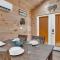 Getaway Cottage, Pickleball Court, Creek, WIFI, Mountain Views, No Cleaning Fee