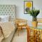 Luxury Studio w/ BoHo Design and Balcony for 4 Pax