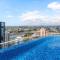 City Living! 1Bed/1Bath/1Car/Pool