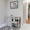 E1 Centrally located in Carytown fully fenced